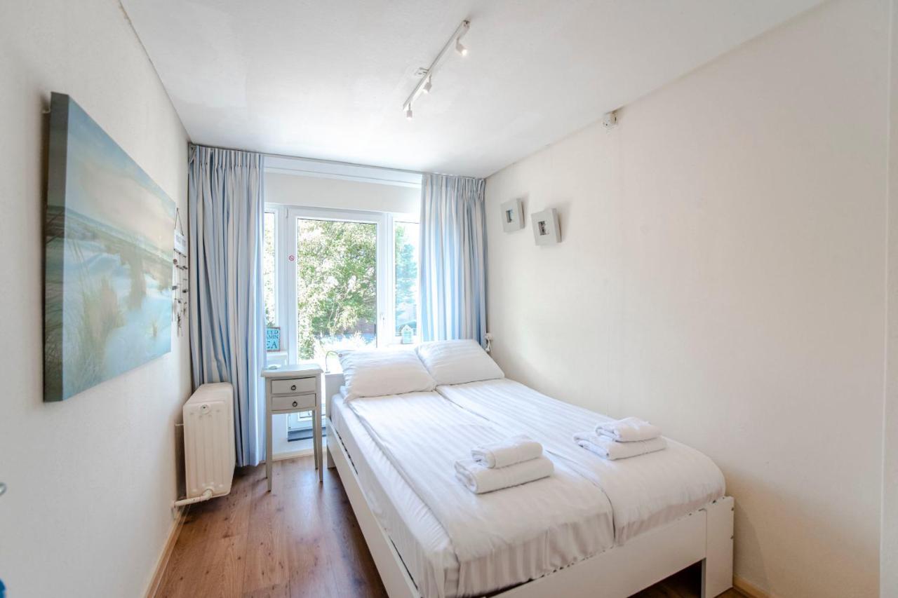 Sea Star With Private Parking! Ferienhaus Zandvoort