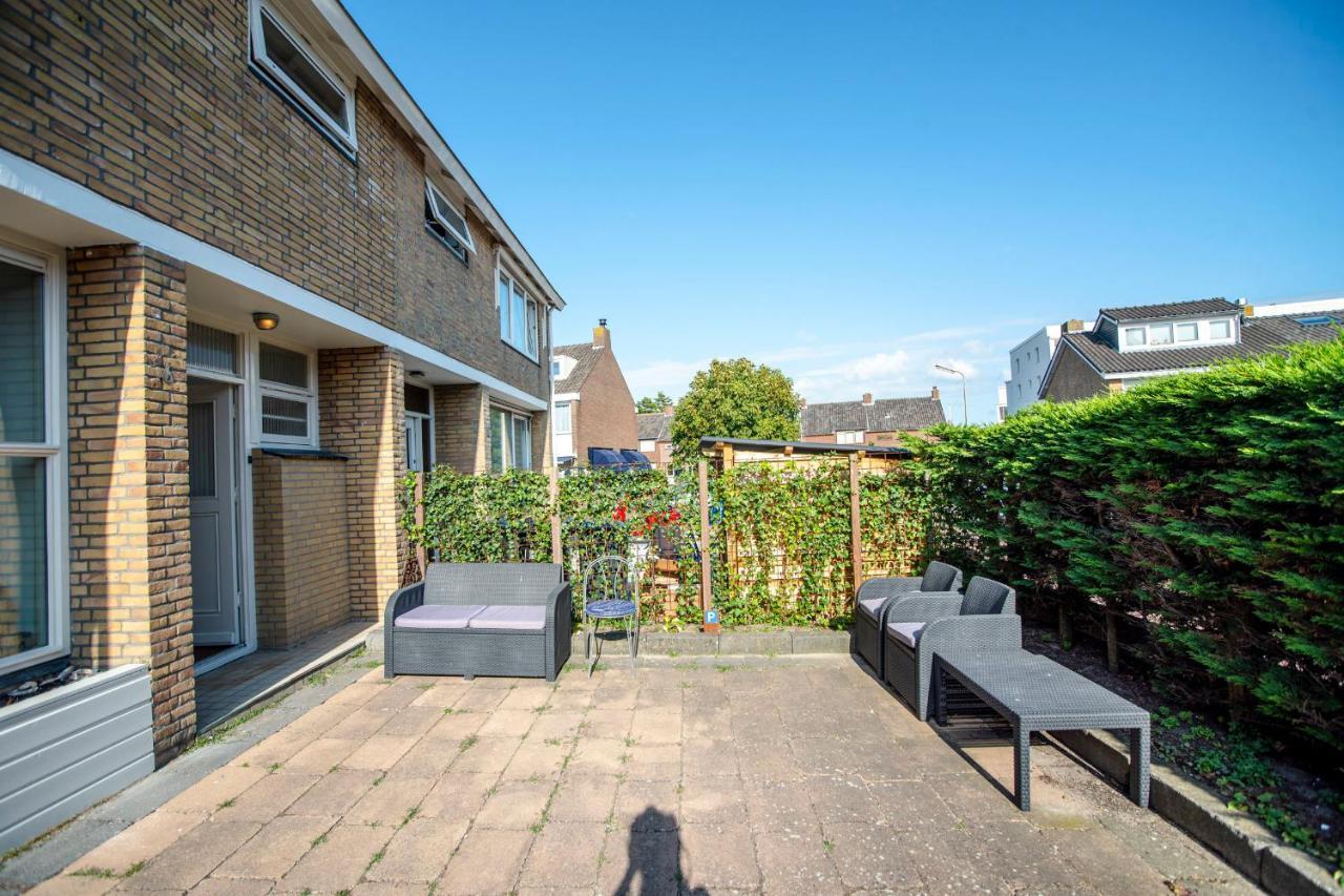 Sea Star With Private Parking! Ferienhaus Zandvoort